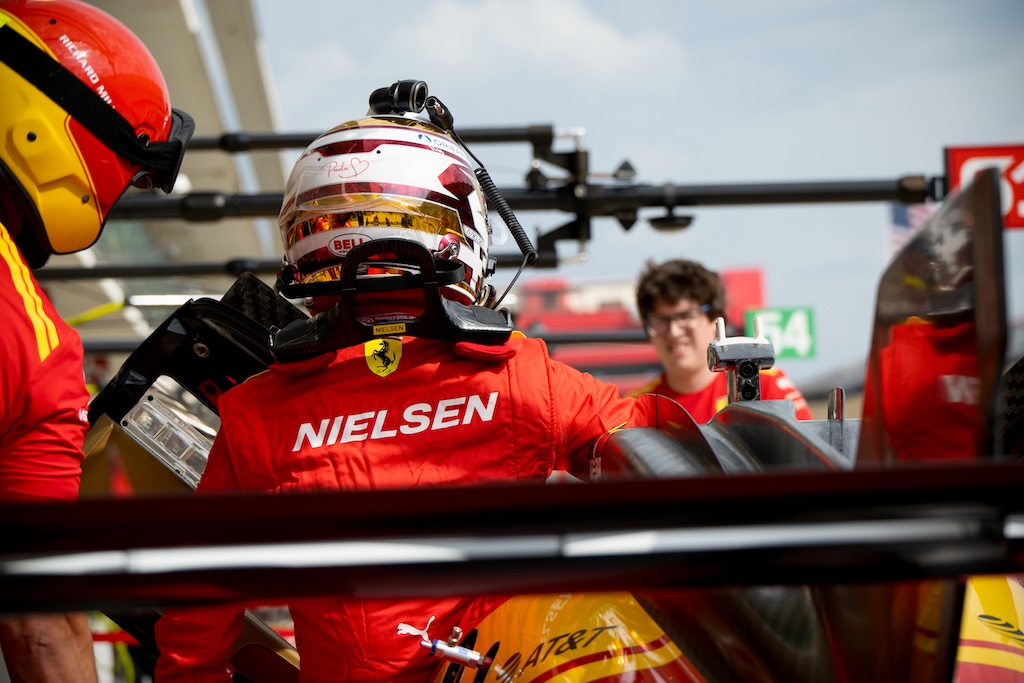 Nicklas Nielsen sigter efter topresultat i Texas.
(Foto: Ferrari Media)